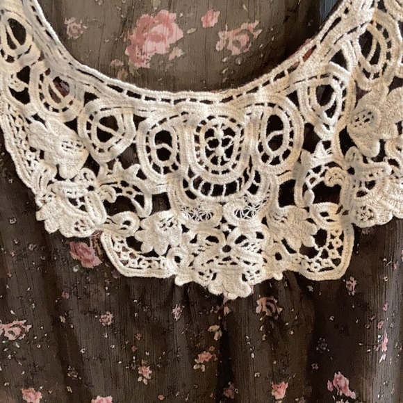 Mudd Brand Sheer Layering Tank Blouse - Picture 3 of 7